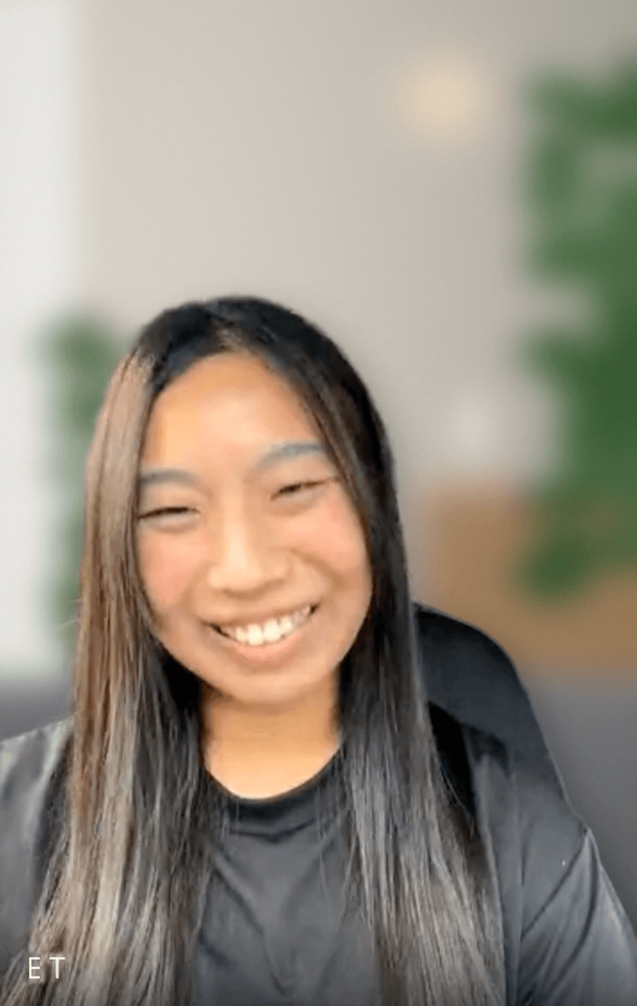 転職インタビューに応じる友部さん