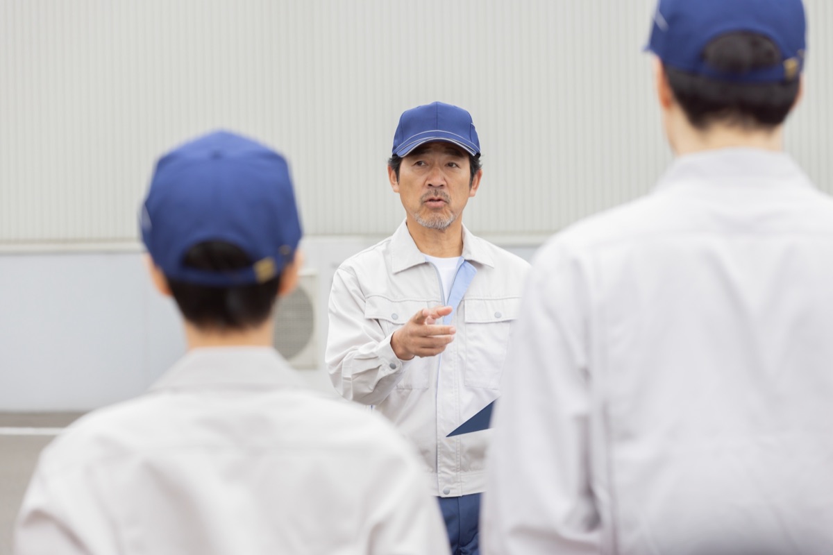 「朝礼、意味ある？」施工管理の効率化と朝礼の本当の役割